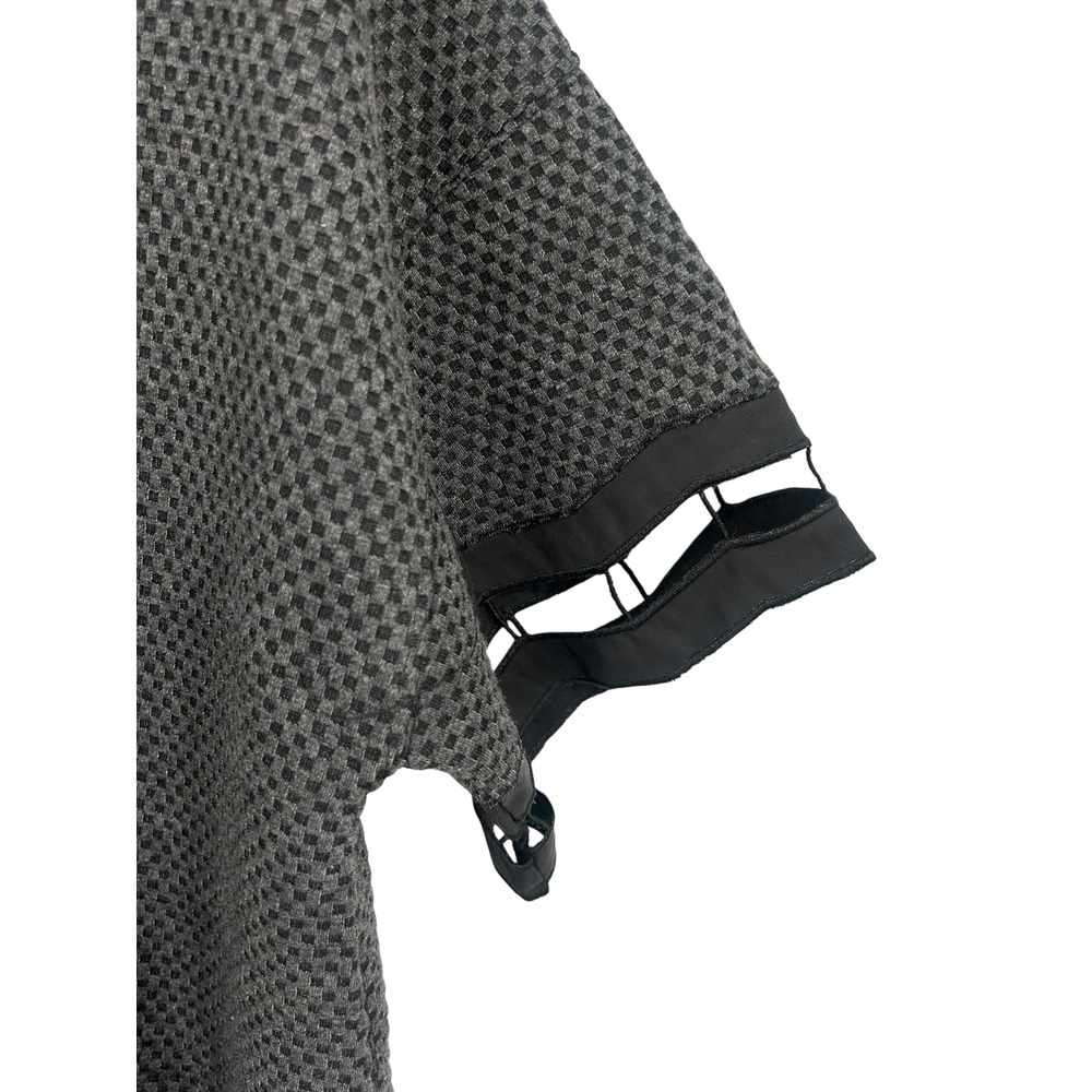 Hem & Thread Small Black Gray Textured Knit Boxy Top Cutout Hem Sleeve - Picture 6 of 7